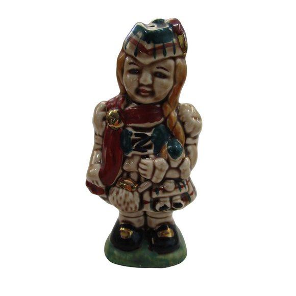 Vintage Scottsh Lass Girl In Kilt with Doll Salt Pepper Shaker Cork Stopper EUC - Picture 2 of 16